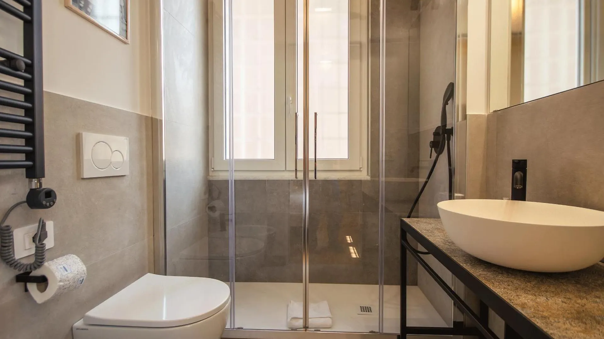 Colosseo Apartment Eleganza E Comfort روما 0*,